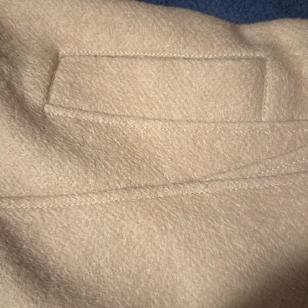 NWT cream colored jacket by Guess - Picture 5 of 6